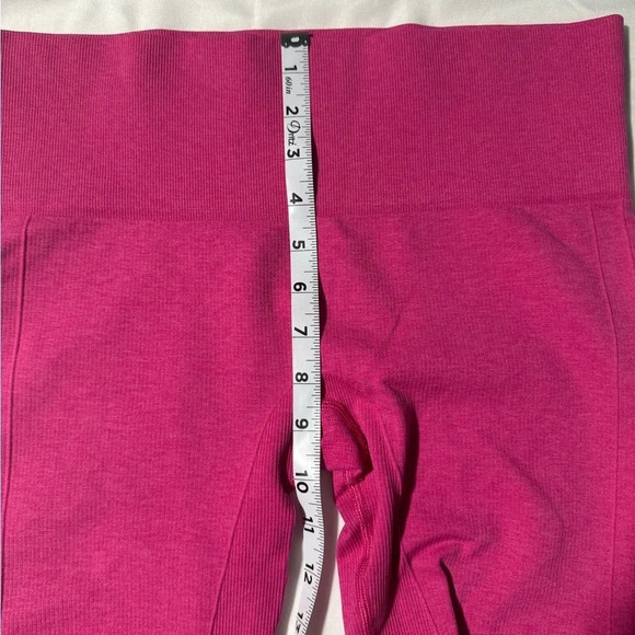 Lululemon Ebb to Street Cropped Leggings Barbie Pink (8) - Picture 3 of 9